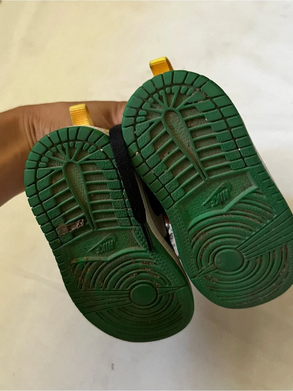 Nike toddler High-Top Sneakers in White, Black, Green & Mustard 5C